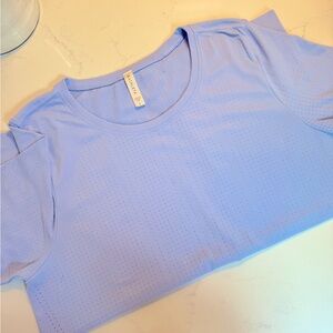 Athleta ladies size large lavender tee